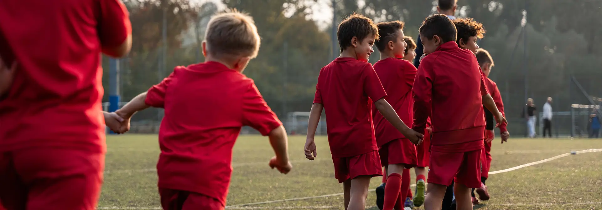 Ragazzi che si preparano per l'allenamento - US Bosto Calcio