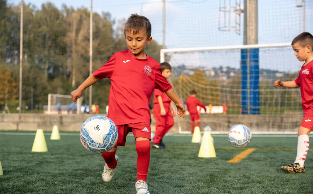Ragazzi US Bosto Calcio durante una sessione di allenamento